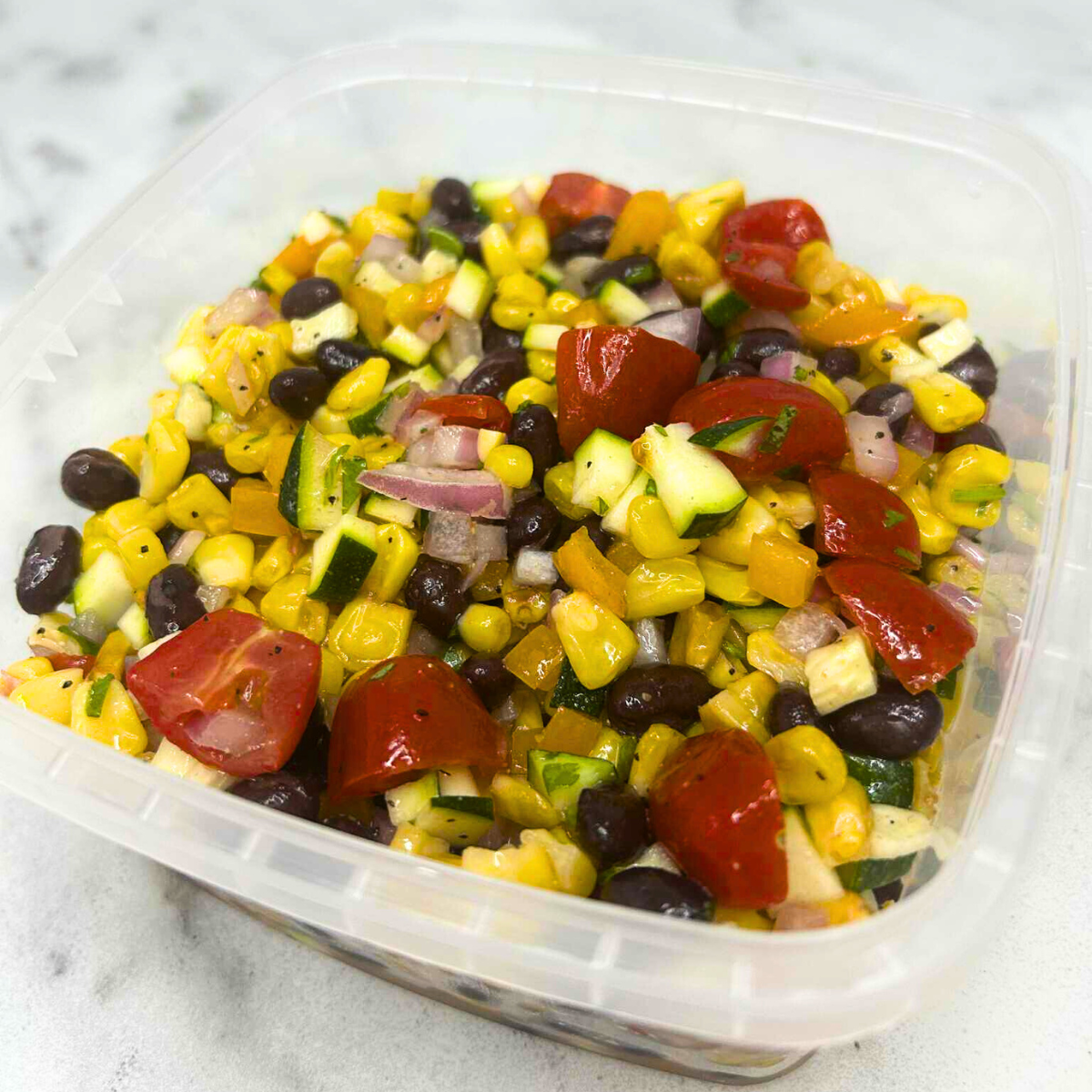 Salade d'été aux maïs grillés, salsa de  fraicheur et coriandre